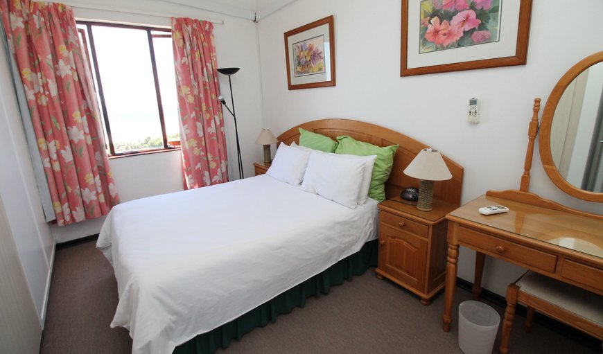 La Corsica 19: The first bedroom is furnished with a double bed