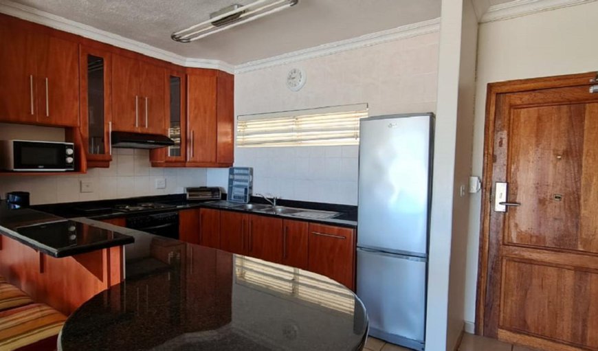 2 Bed High Beach View: 2 Bed High Beach View - The kitchen is equipped for self-catering
