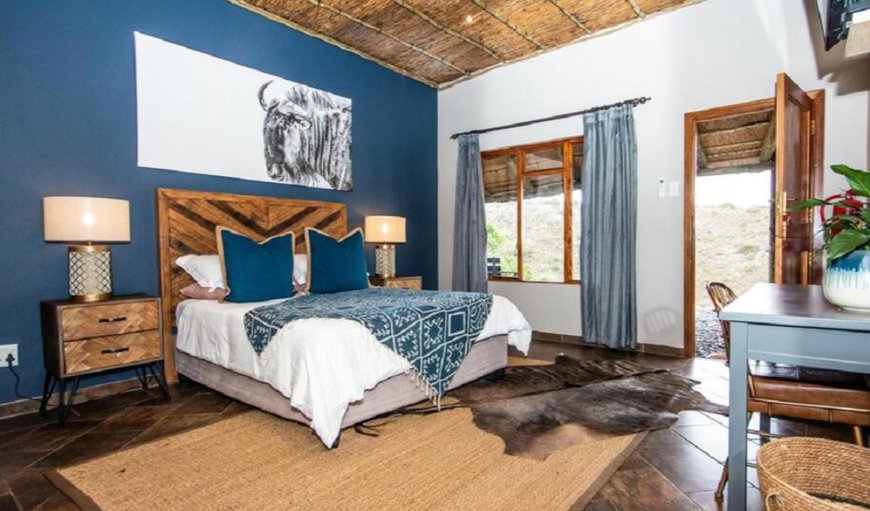 Wildebeest Room: Wildebeest Room - This bedroom is furnished with a queen size bed