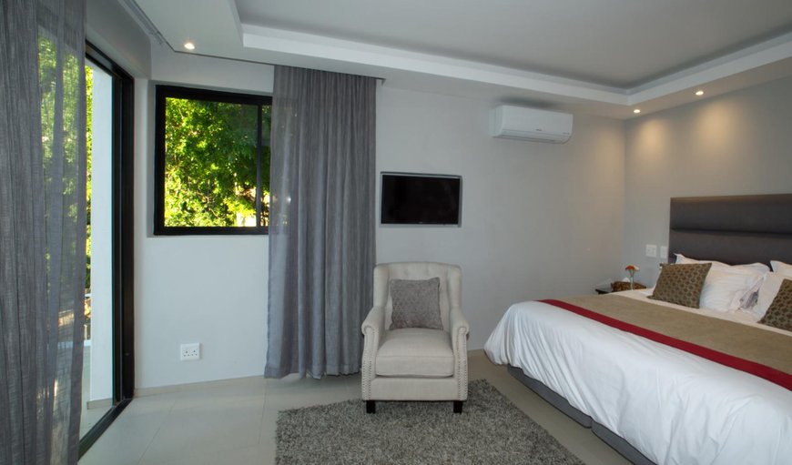 Deluxe King or Twin Room: Deluxe King or Twin Room - This en-suite bedroom has a choice of a king size bed or twin beds