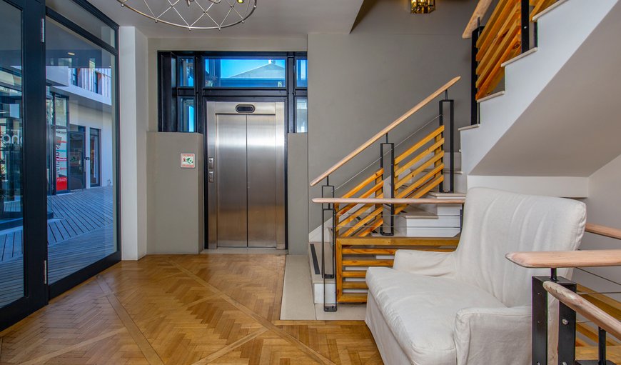 104 - Family Suite: Lift