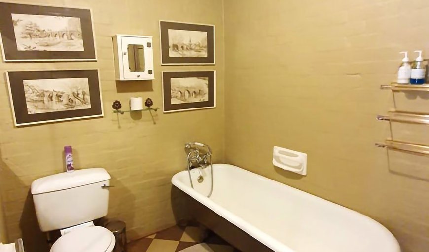 Old Homestead: Bathroom