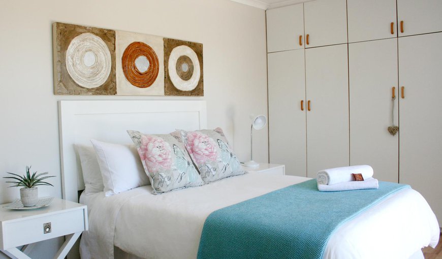 Top Deck: Top Deck - This room is furnished with a queen size bed