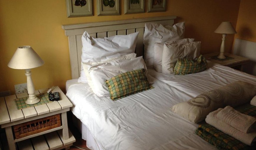 Twin Room: Twin Room - This bedroom is furnished with two single beds