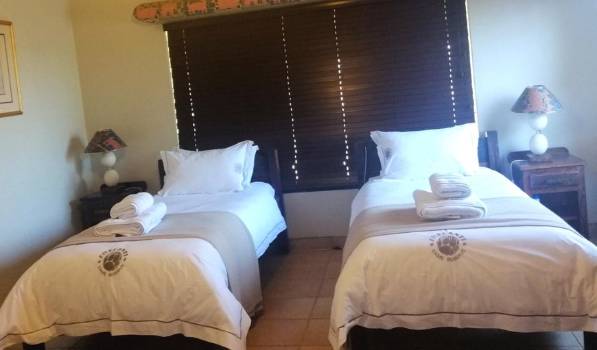 Hunters Rest: Hunters Rest - This room is furnished with a double bed and 2 single beds