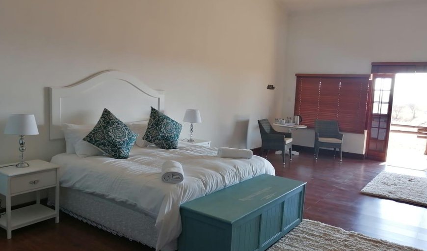 N11 Room 4: N11 Room 4 - This room offers a double bed and 2 single beds