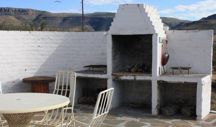 Rant se Kant: Rant se Kant - There is a patio with a braai