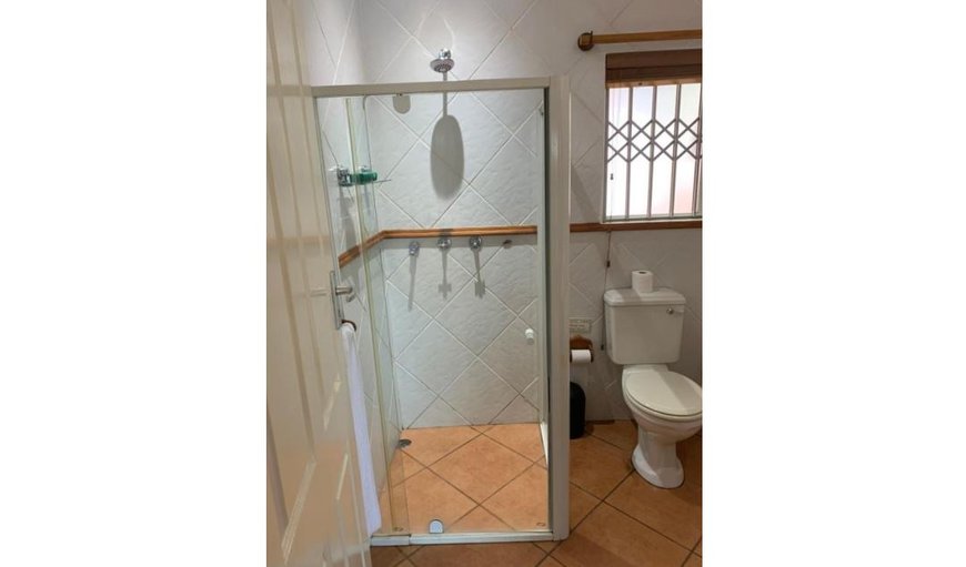 DAISY ROOM 4: Deluxe Double Room - Bathroom