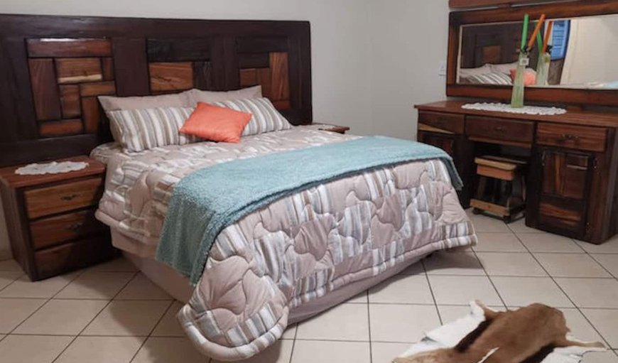 African Wild: Bedroom with double bed