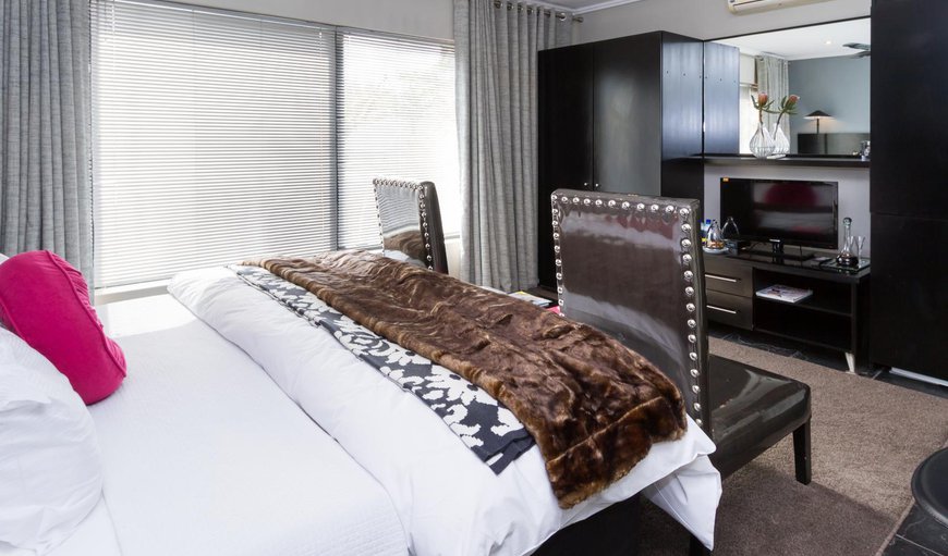 Life & Leisure 6: Deluxe Queen Room