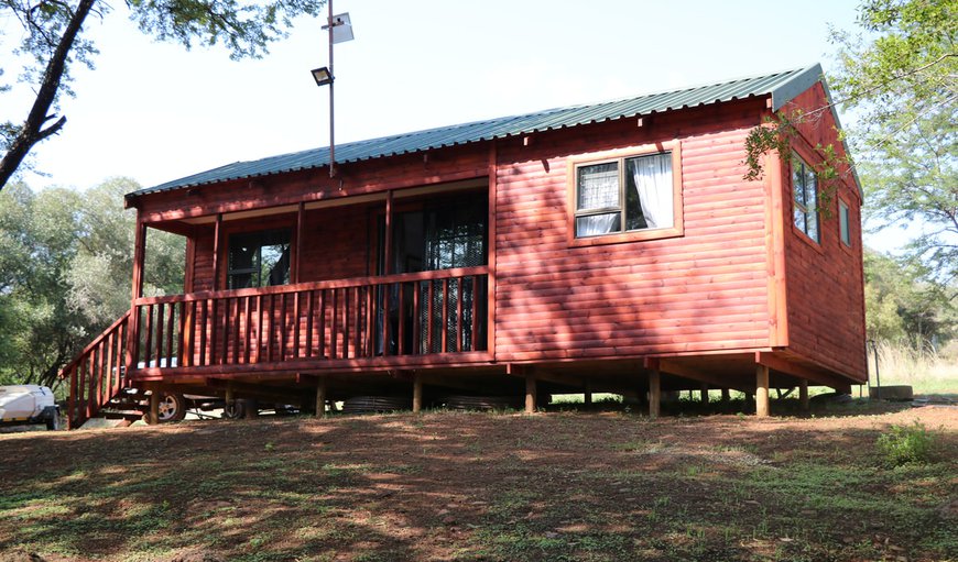 This self-catering cabin consists of 2 bedrooms and can sleep up to 5 guests
