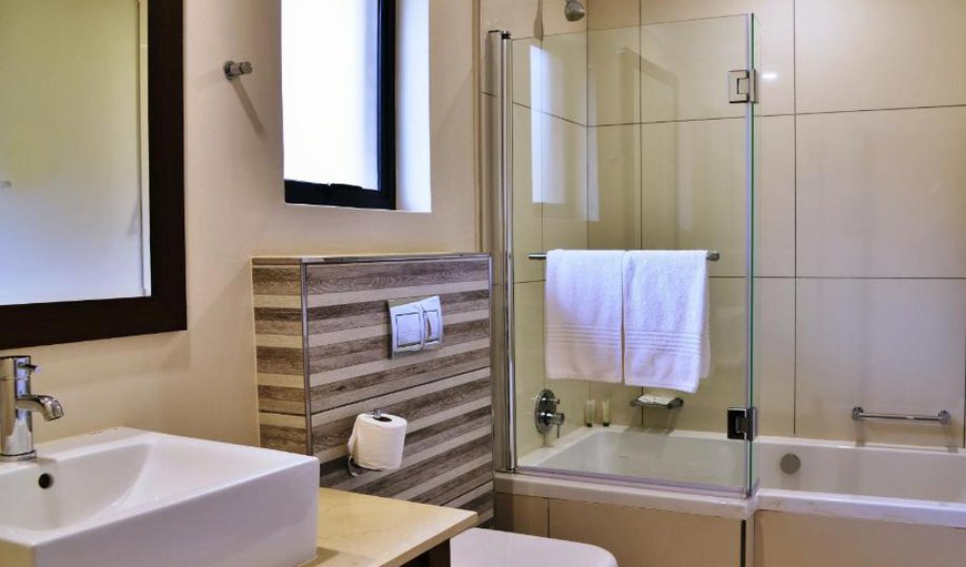 Standard Rooms: Standard Room Bathroom