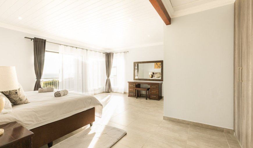 Kleinkrantz Beach Villa: Bedroom with a king size bed