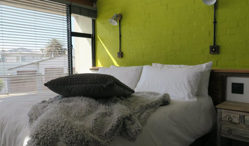 Unit 3 – Captain’s Cabin: Unit 3 – Captain’s Cabin - Bedroom with king bed