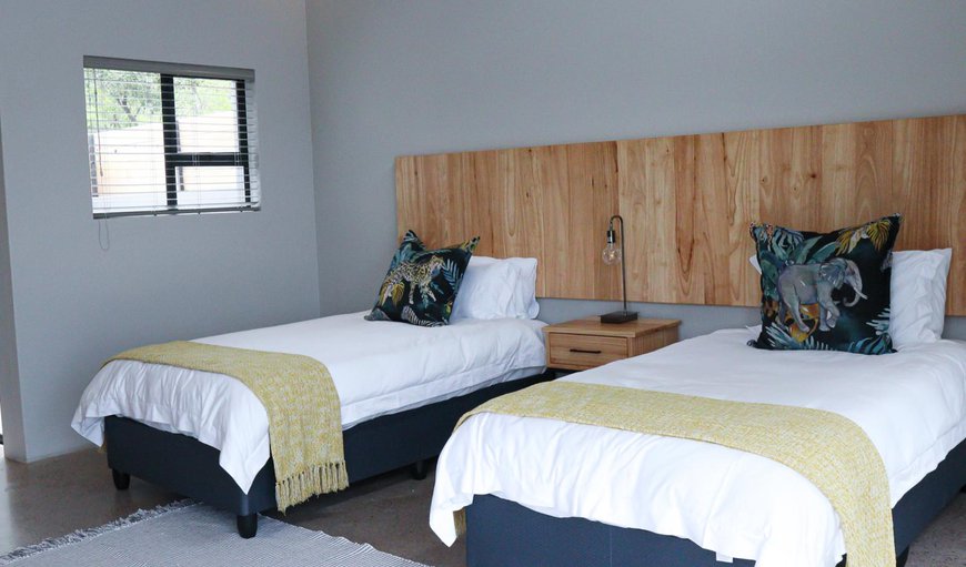 Elements Bush Lodge: Bedroom with 2 x single beds