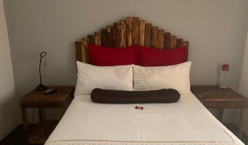 Standard Double B&B: Bedroom with a double bed