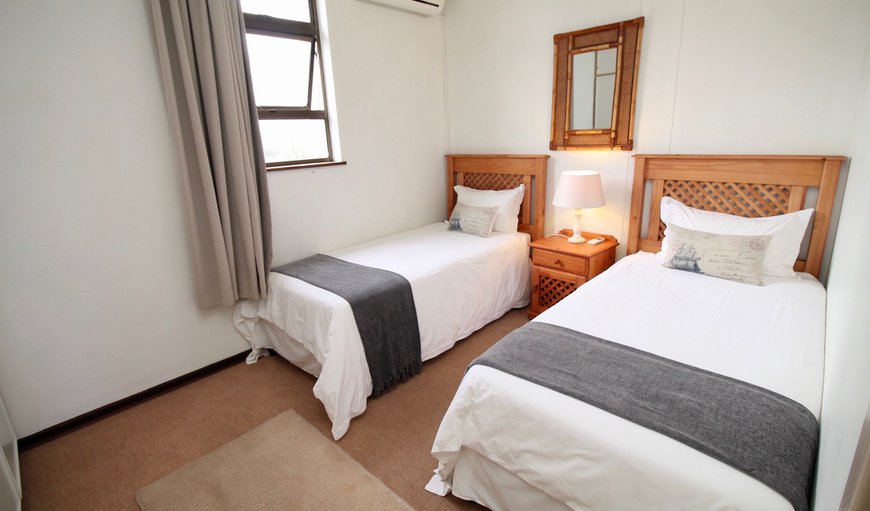 Chamonix 16: Bedroom with 2 Single Beds