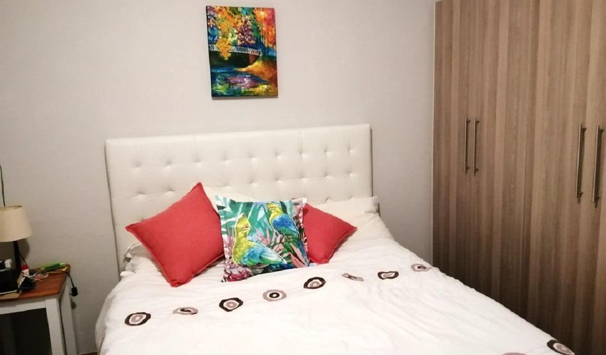 2 Bedroom Studio: Family Room - Bedroom with a queen size bed