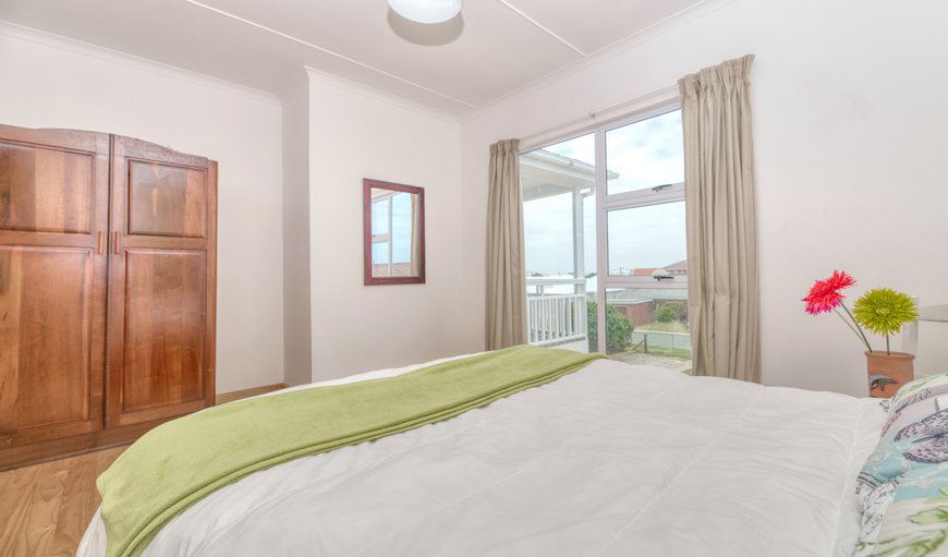 Tornyn Street 24: Bedroom with double bed