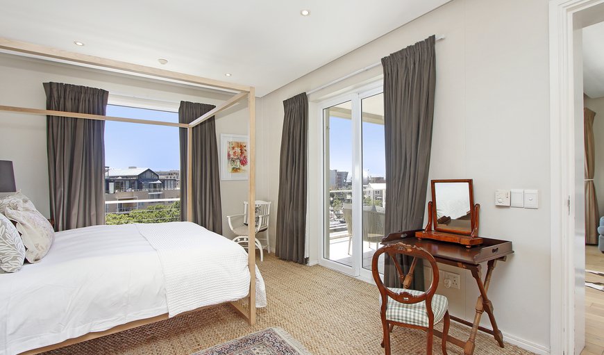 Ellesmere 401: Bedroom with a king size bed