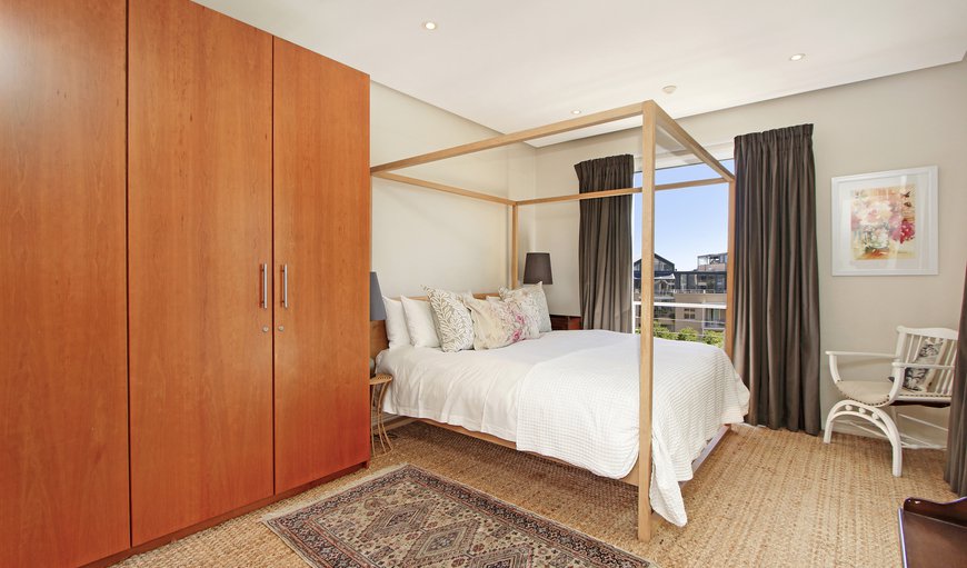 Ellesmere 401: Bedroom with a king size bed