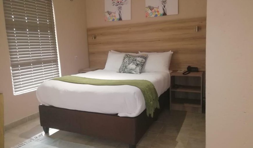 Double Room 10: Double Room 10 - Bedroom with a double bed