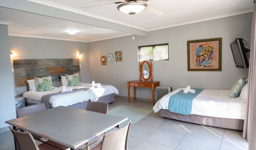 Self-Catering Bachelors: Self-Catering Bachelors