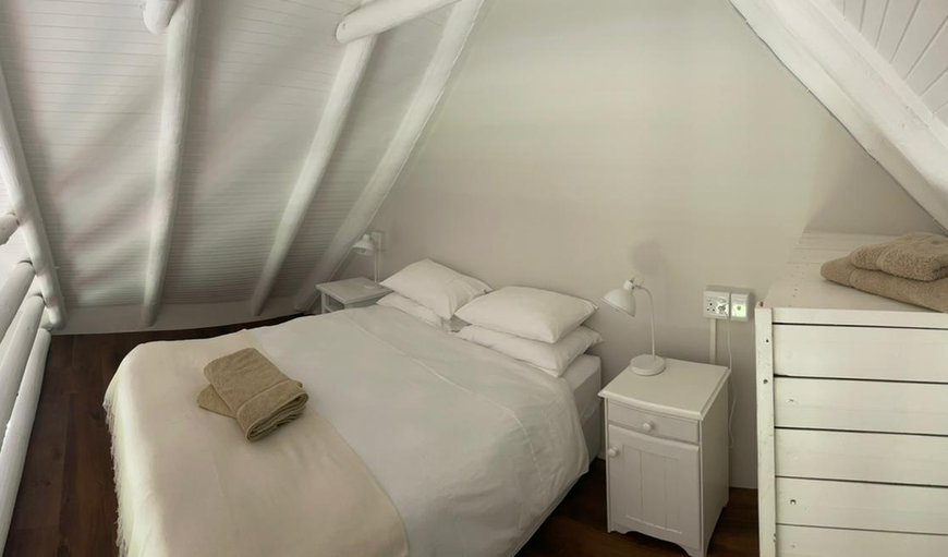 Mezzanine bedroom: Mezzanine bedroom with a double bed