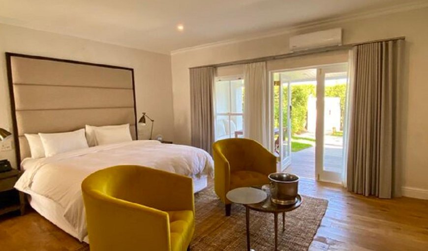 Junior Suite: Junior Suite - Bedroom with a king size bed that can be separated into single beds