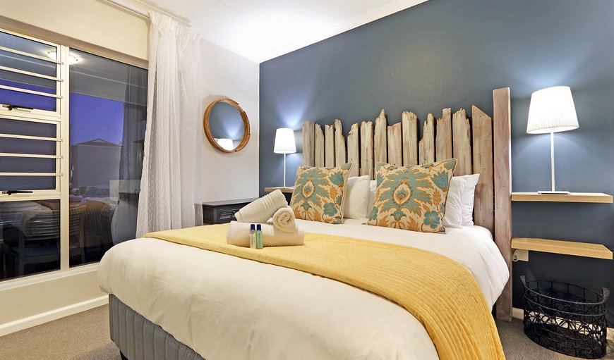 Classic Self-catering Apartment: The main bedroom comprises of a queen size bed and is beautifully decorated