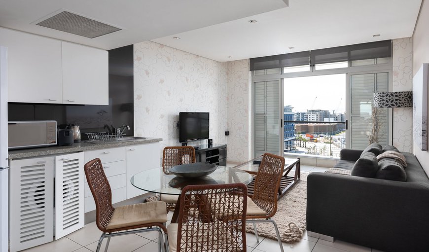 Superior Apartment: Superior Apartment - Lounge and kitchen