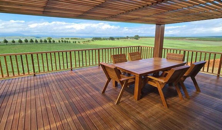 The Cottage: Chalet - Outside dining area