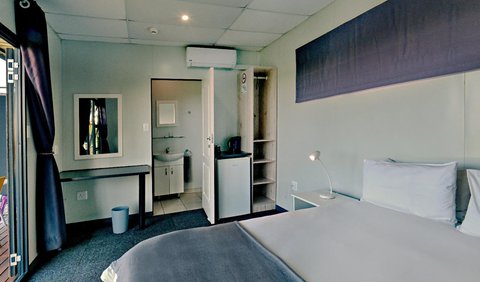 Double Room: Whole Room