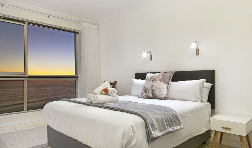 Blouberg Heights 1406: Main Bedroom Queen Bed
Ocean View & Mountain View