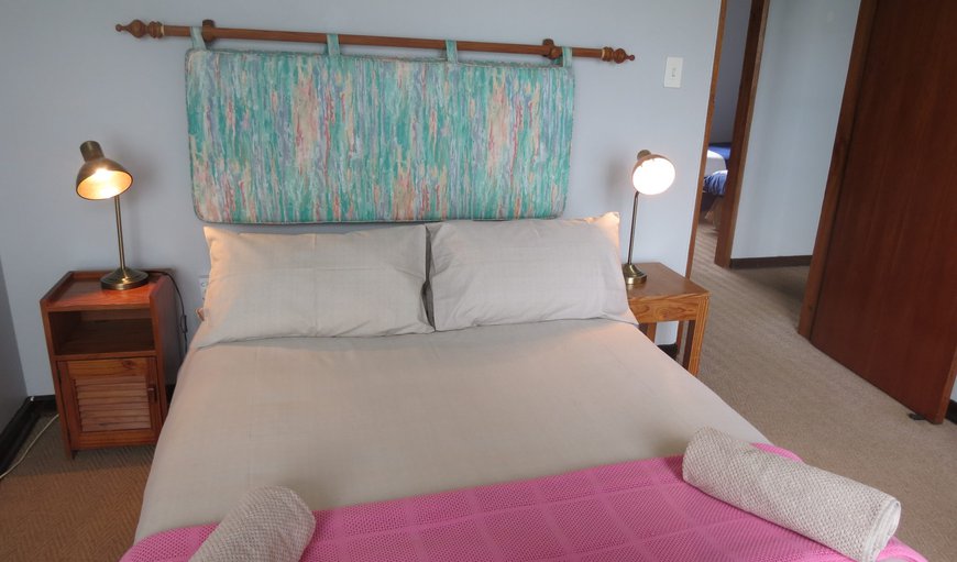 12 Calamari: Bedroom with double bed