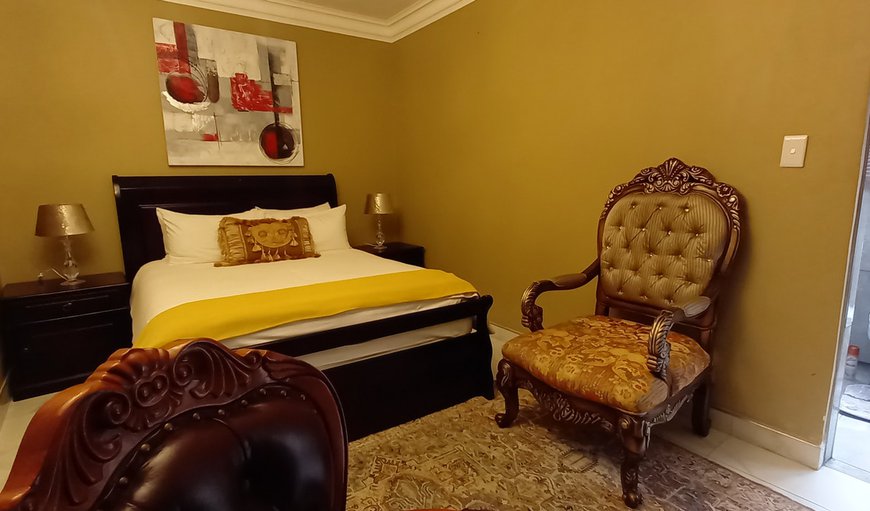 Executive Rooms: Executive Rooms - Bedroom with a double bed