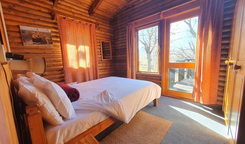 4-6 Sleeper Cabin: 4 Sleeper Cabin - Bedroom