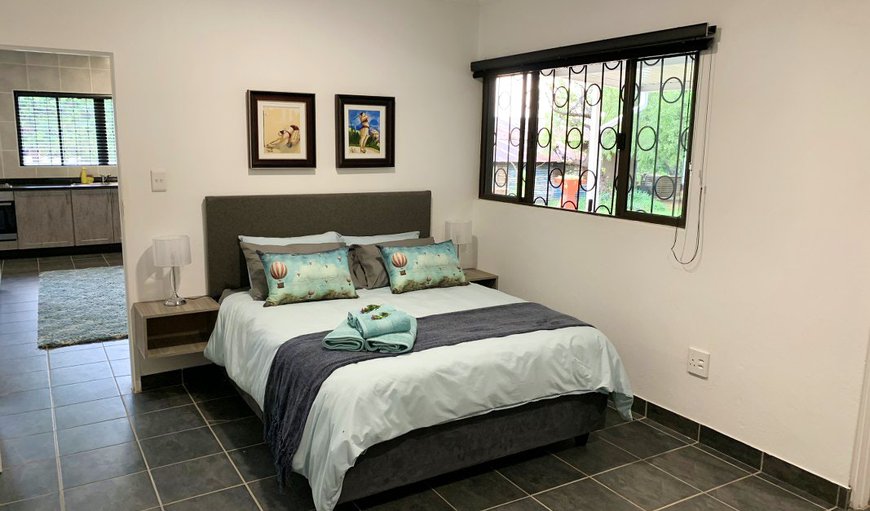 Unit 5 - 6 Sleeper: Unit 5 - Bedroom with a queen size bed