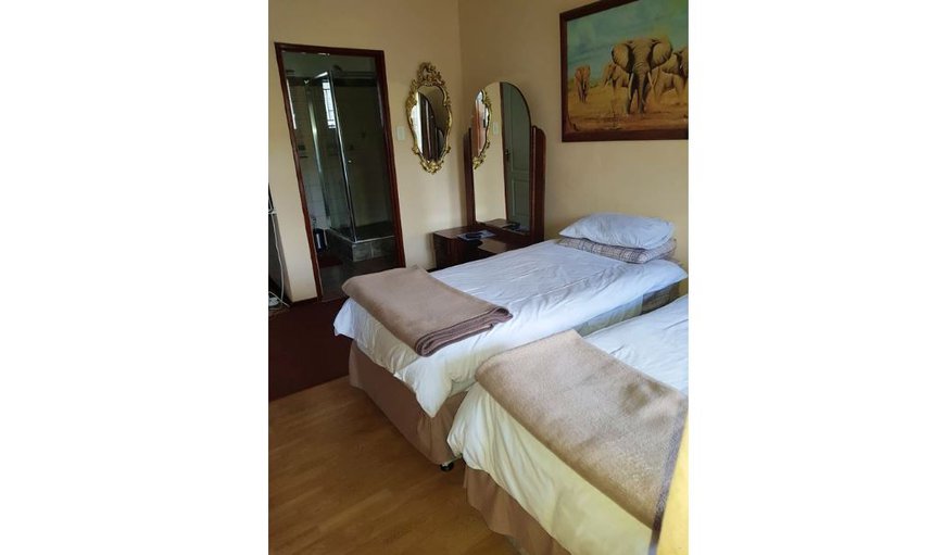 Self-Catering Twin Unit 8: Self-Catering Twin Unit 8 - Unit with 2 single beds