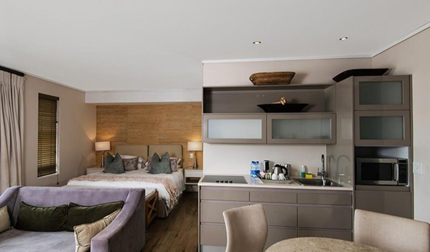 Luxury Studio Apartment: Bedroom