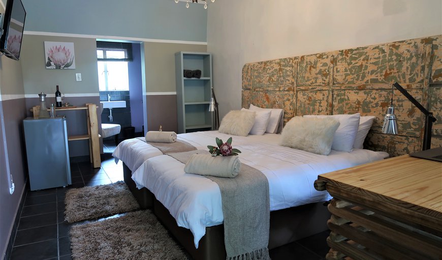 Room 2: Room 2 - Bedroom with 2 x 3/4 beds