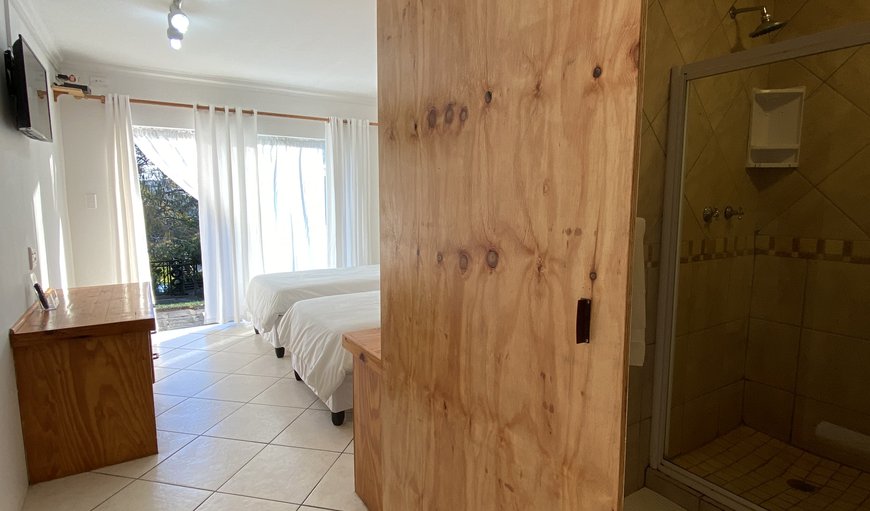 Double Room - Single Beds: Double Room - Single Beds - Bedroom with 2 single beds