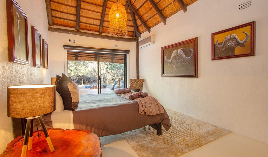ButterflyHouse: Main bedroom