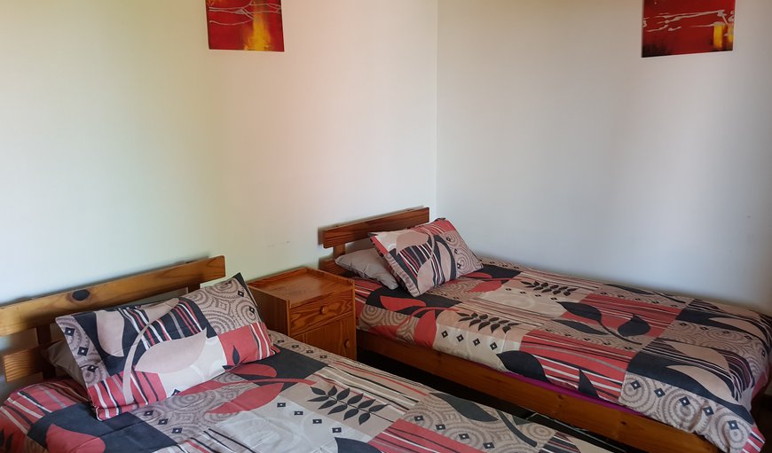 Ocean Eco 6: 2 single beds in the second bedroom