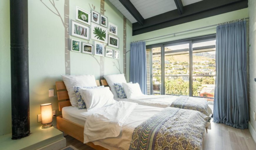 Llandudno Ocean Escapes: Bedroom with 2 single beds or a king size bed