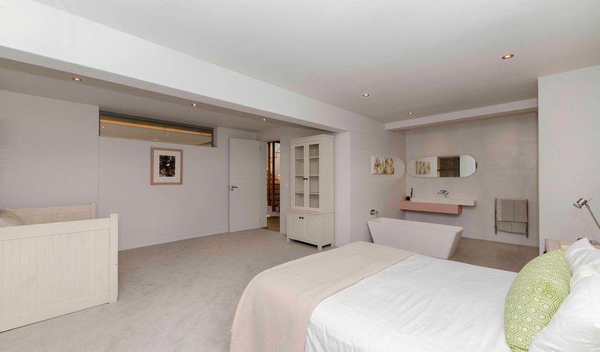 Llandudno Endless Summer: Bedroom