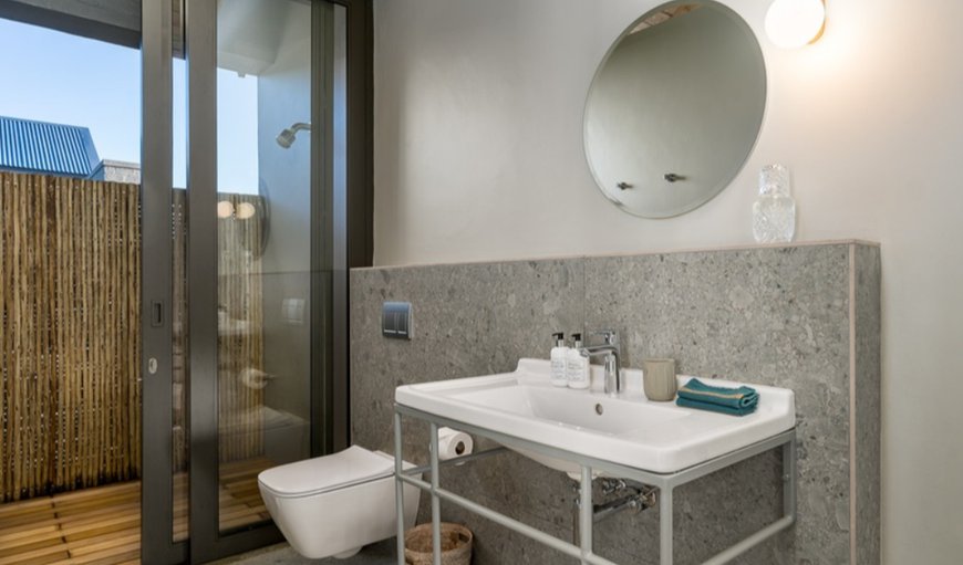 Twin Cabins at Romansbaai Collection: All en-suite with walk-in showers, no bath