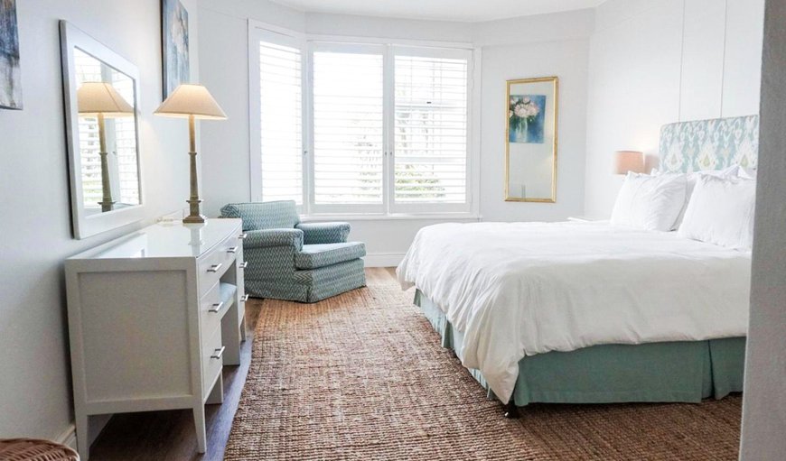 3/6/6 - 101 Bayview: Bedroom with a queen-size bed