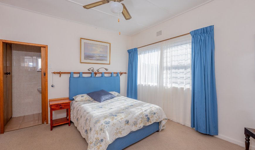 Steenbok 12: Bedroom with a double bed