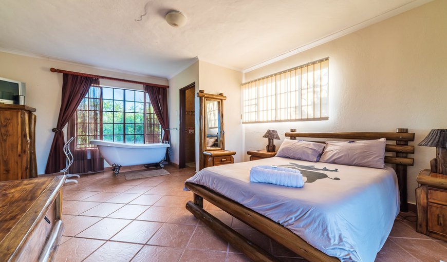 Twalumba Marloth: Bedroom with a double bed